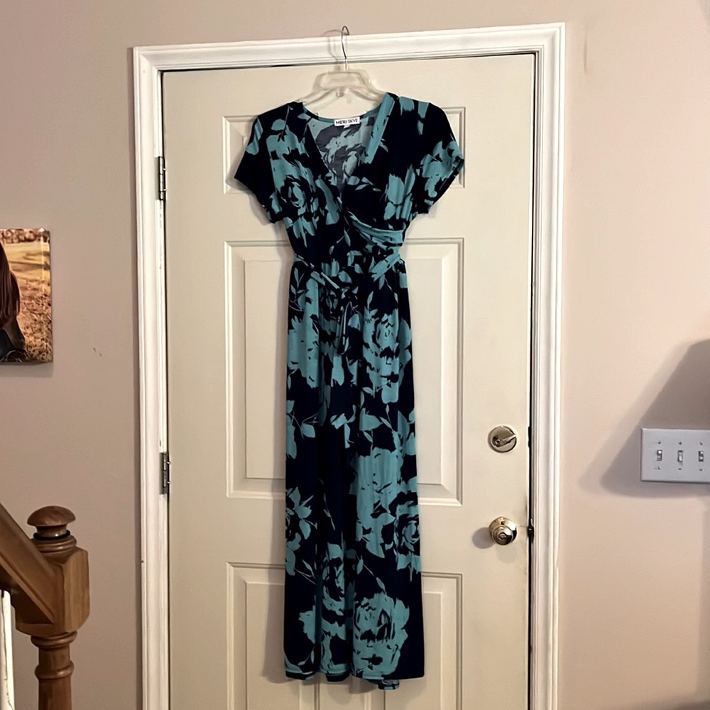 Meri Skye Maxi Dress 2X Green and navy floral print